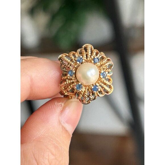 10k Vintage Flower Shaped Pearl Surrounded With Blue Sapphires Ring - Picture 11 of 13